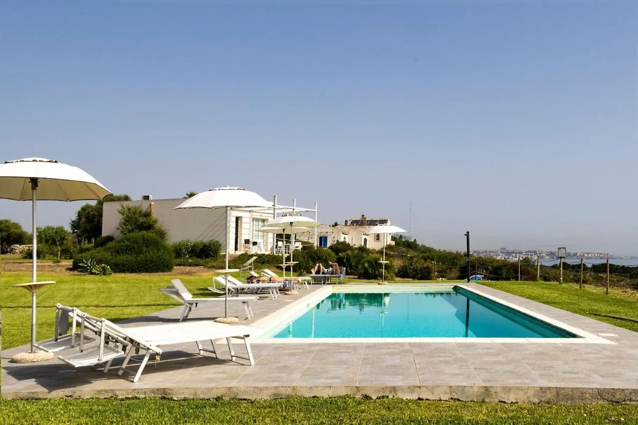 Holiday home Casa Vacanza Casa Nel Sole Isola