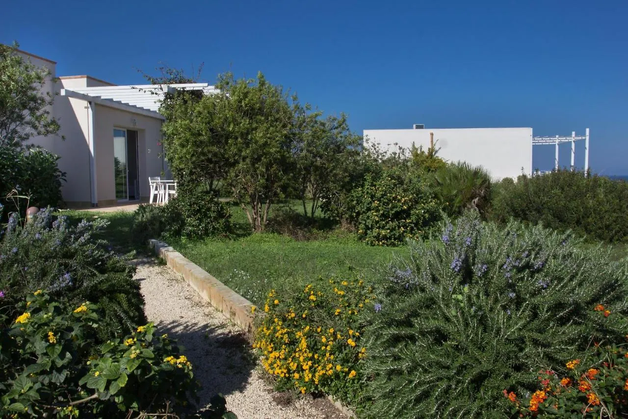 Holiday home Casa Vacanza Casa Nel Sole Isola