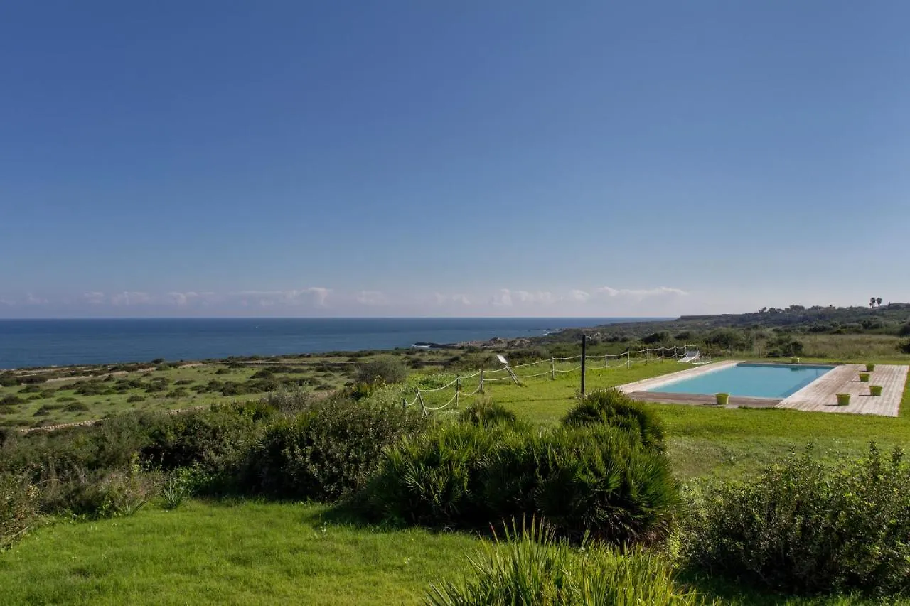 Casa Vacanza Casa Nel Sole Isola  Italy