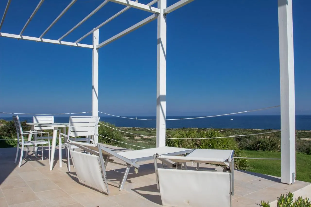 Casa Vacanza Casa Nel Sole Isola  Holiday home